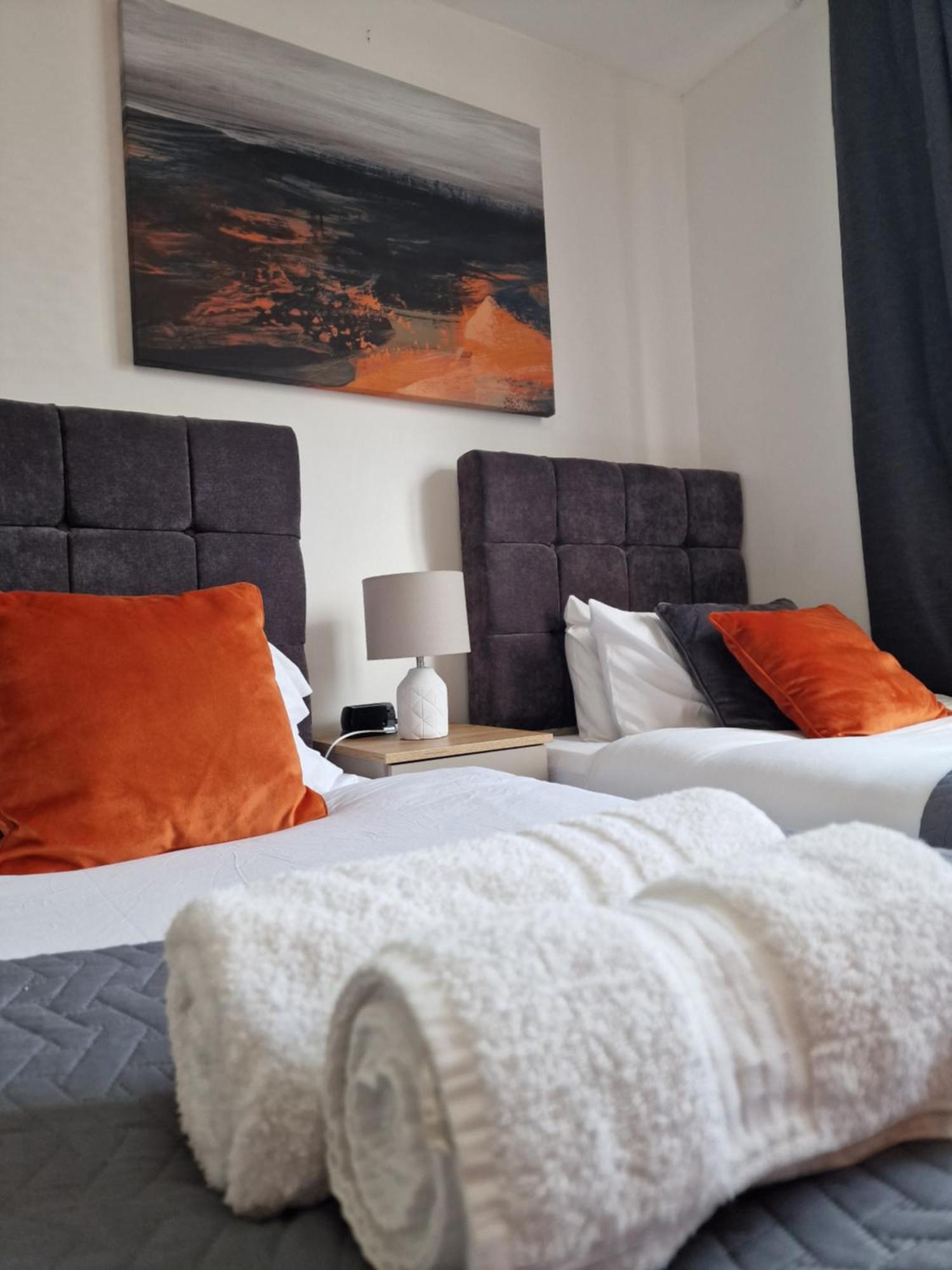 Villa Modern 4-Bed House With Garden & Parking Coventry Exterior foto